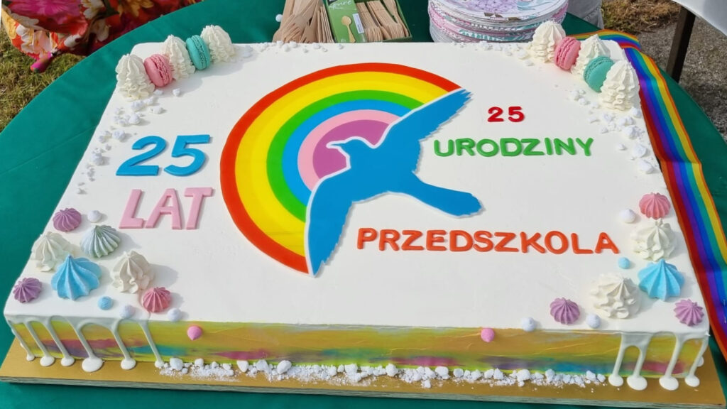 Tort z okazji 25 urodzin Katolickiego Przedszkola "Tęcza" w Zabrzu.
